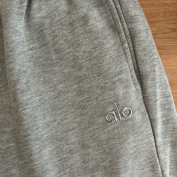 Unisex Alo Gray Sweatpants size M - Picture 4 of 5